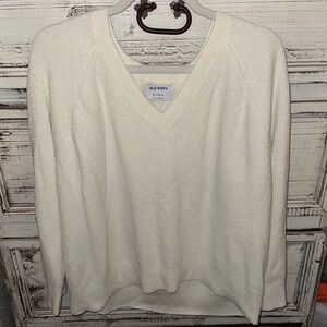 Old Navy Women’s V-Neck Sweater in Cream